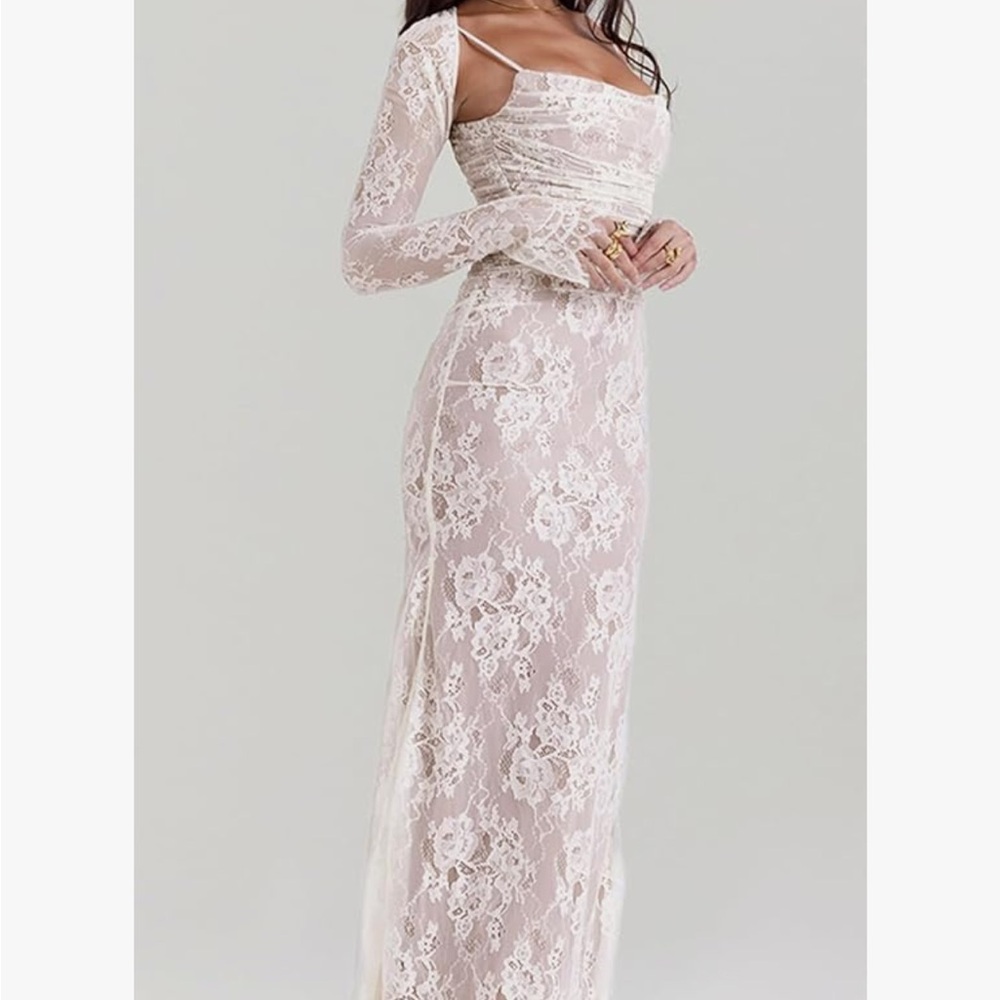 Elegant Lace Bridal Dress long sleeve or spaghetti straps!